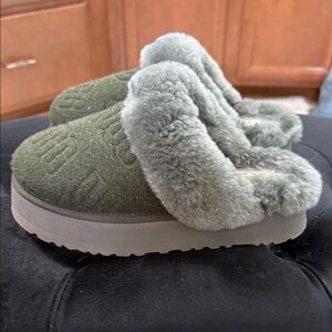 UGG Olive Green Fur-Lined Women's Slippers Platform clogs Disquette